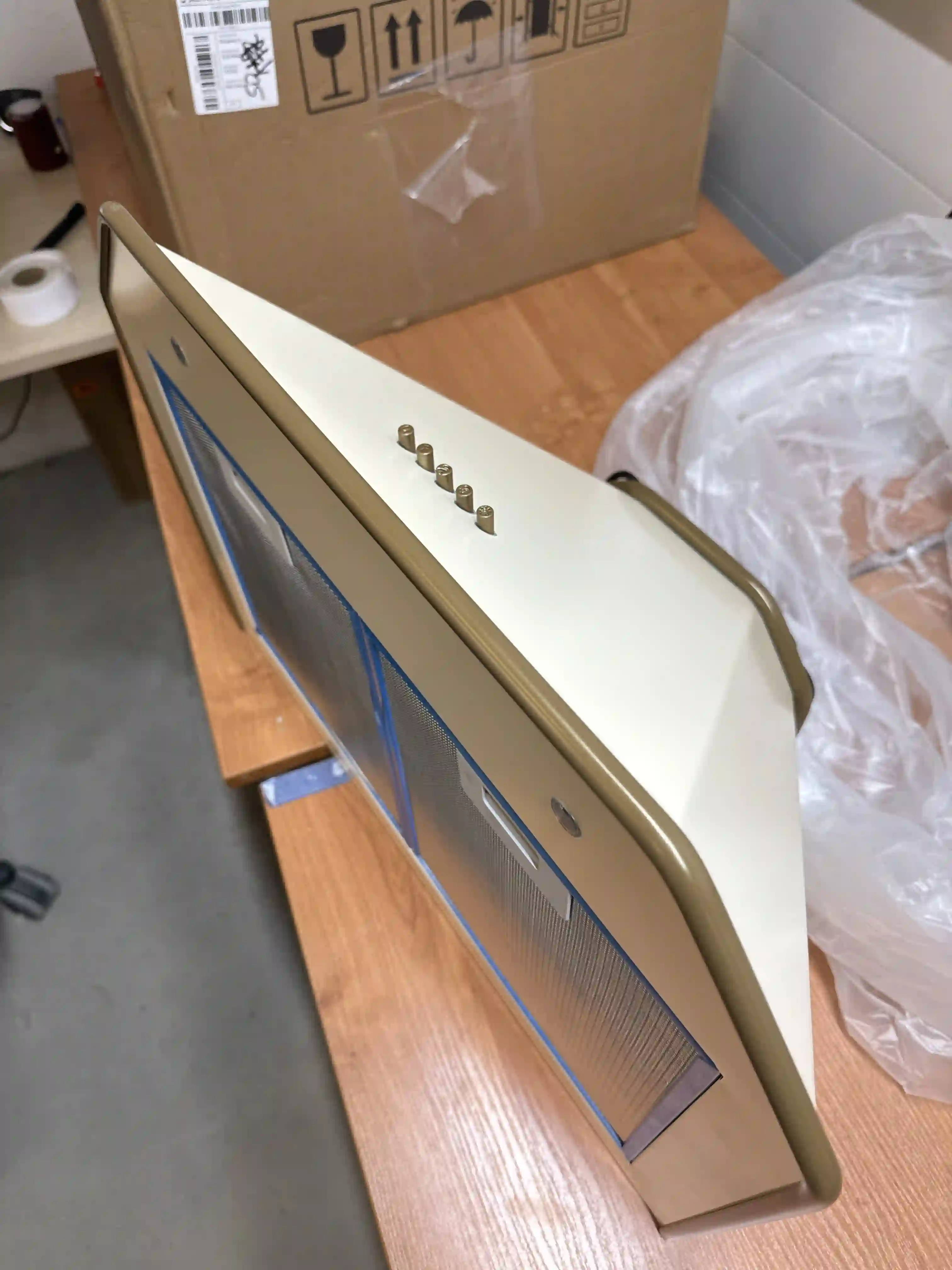 Вытяжка каминная KORTING KHC 6839 RB k6
