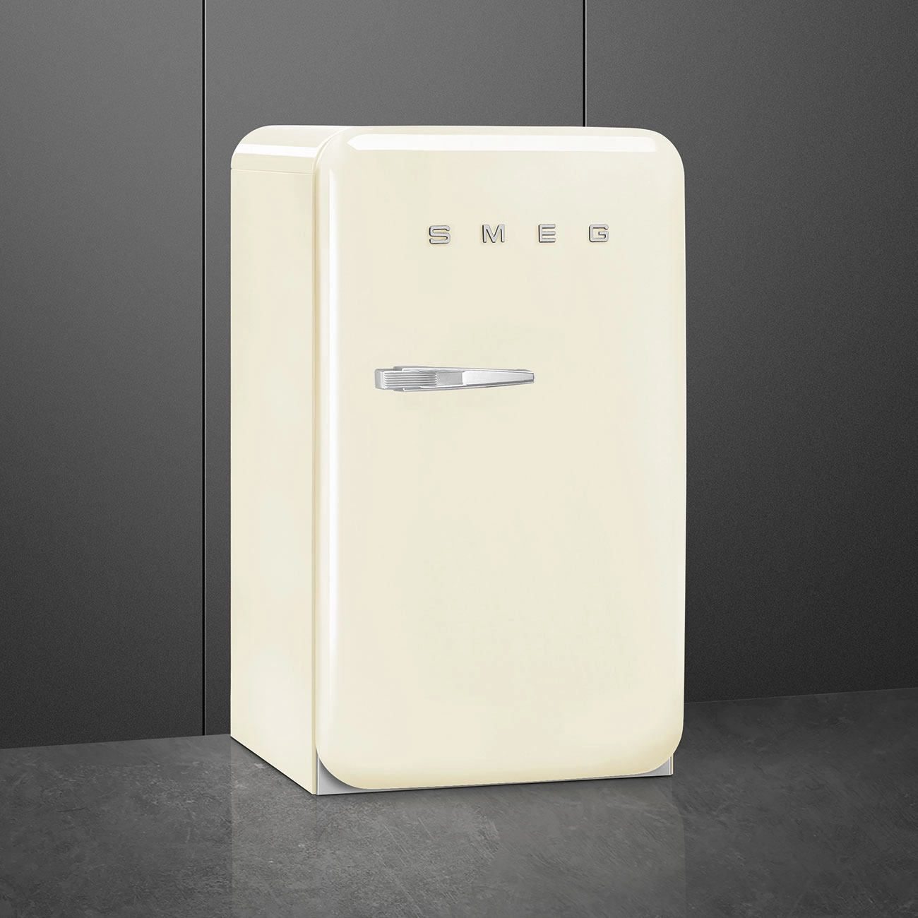 Холодильник SMEG FAB10RCR6, кремовый