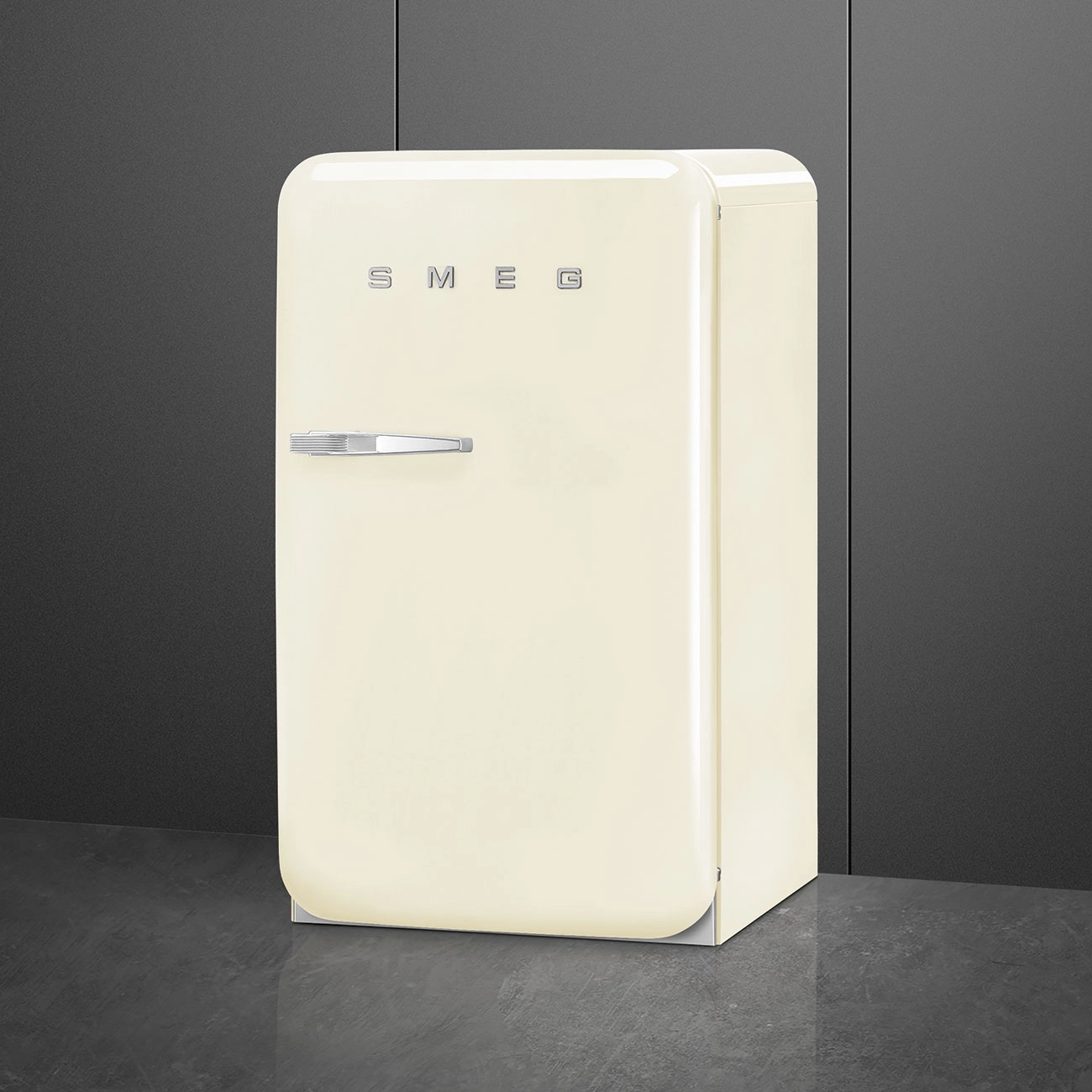 Холодильник SMEG FAB10RCR6, кремовый