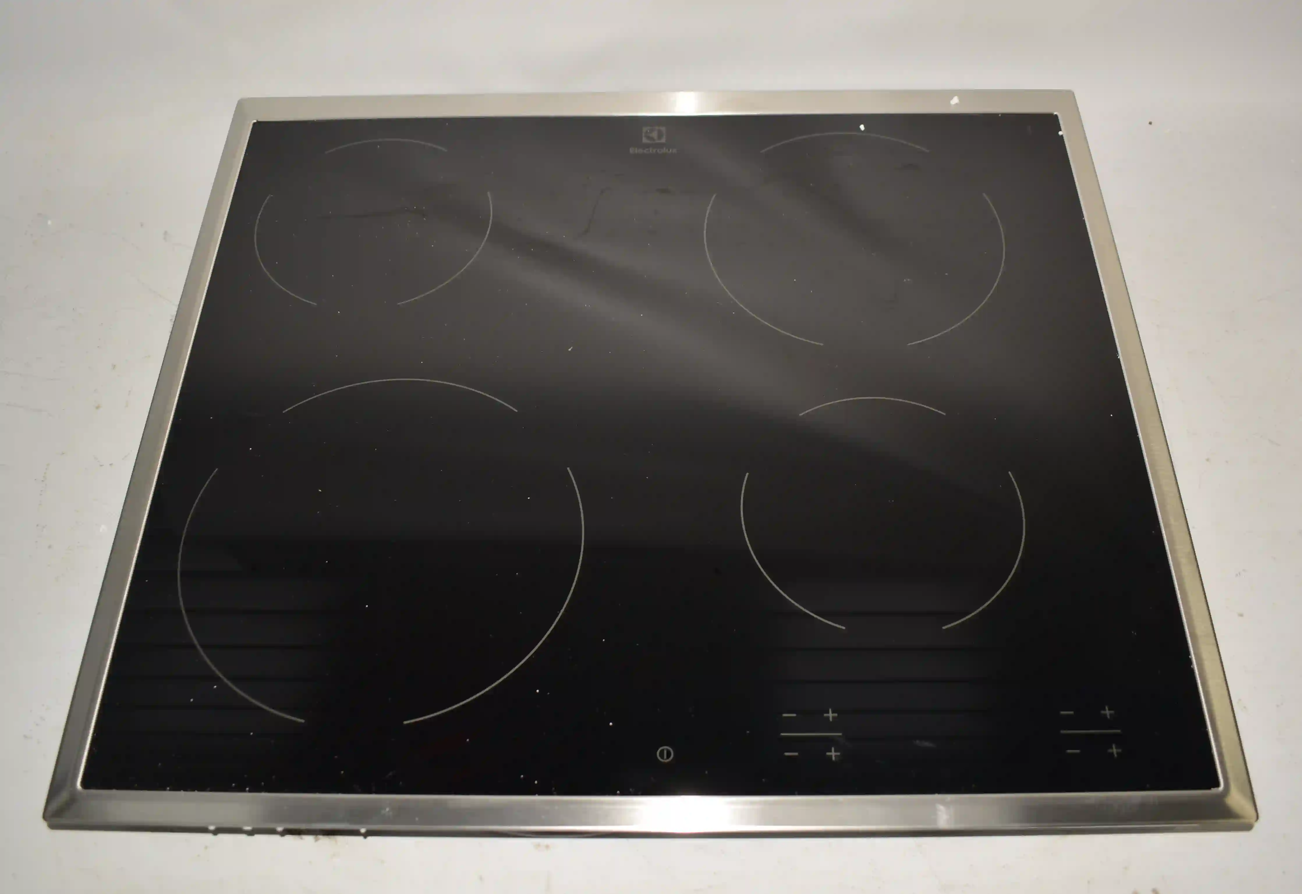 Встраиваемая электрическая панель ELECTROLUX EHF16240XK k6 000010766