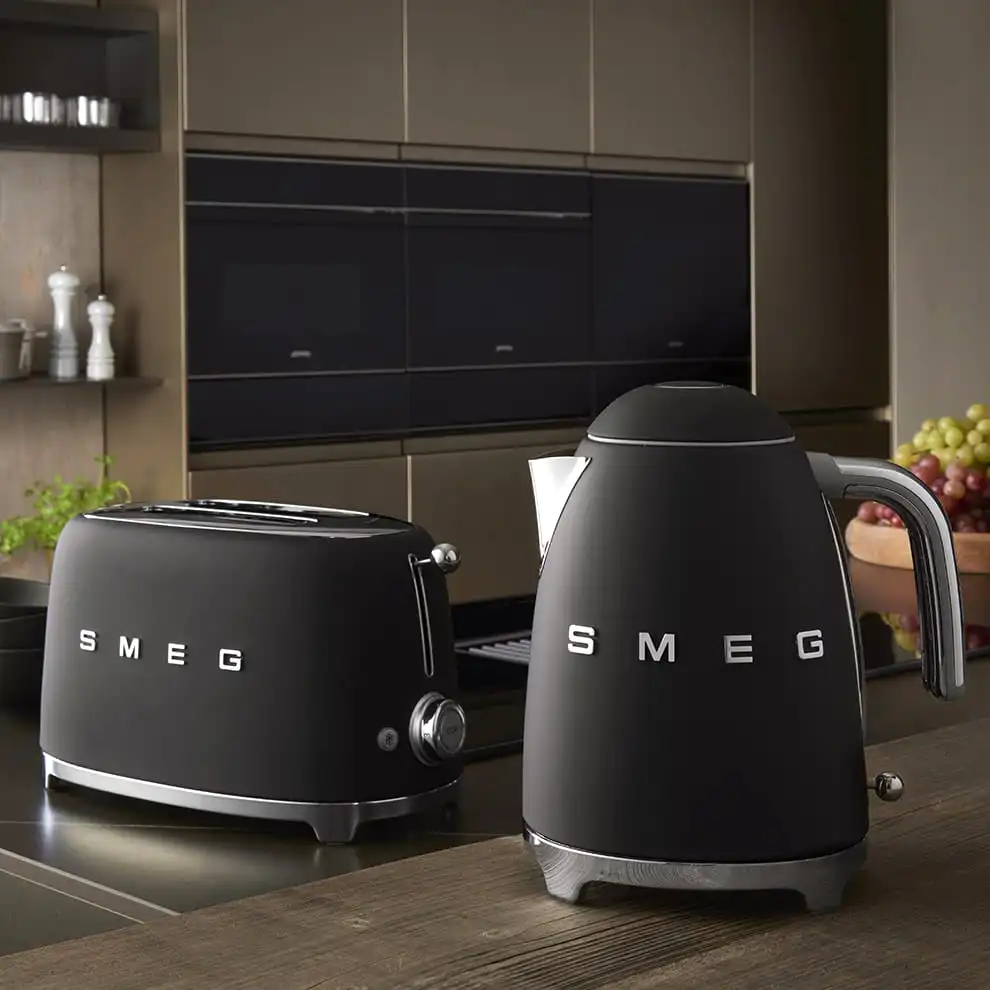 Тостер SMEG TSF01BLMEU, черный матовый